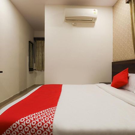 โอโย 14194 โฮเต็ล เดคแคน ลอดจิ้ง แอนด์ บอร์ดิ้ง Hotel ไฮเดอราบัด ภายนอก รูปภาพ