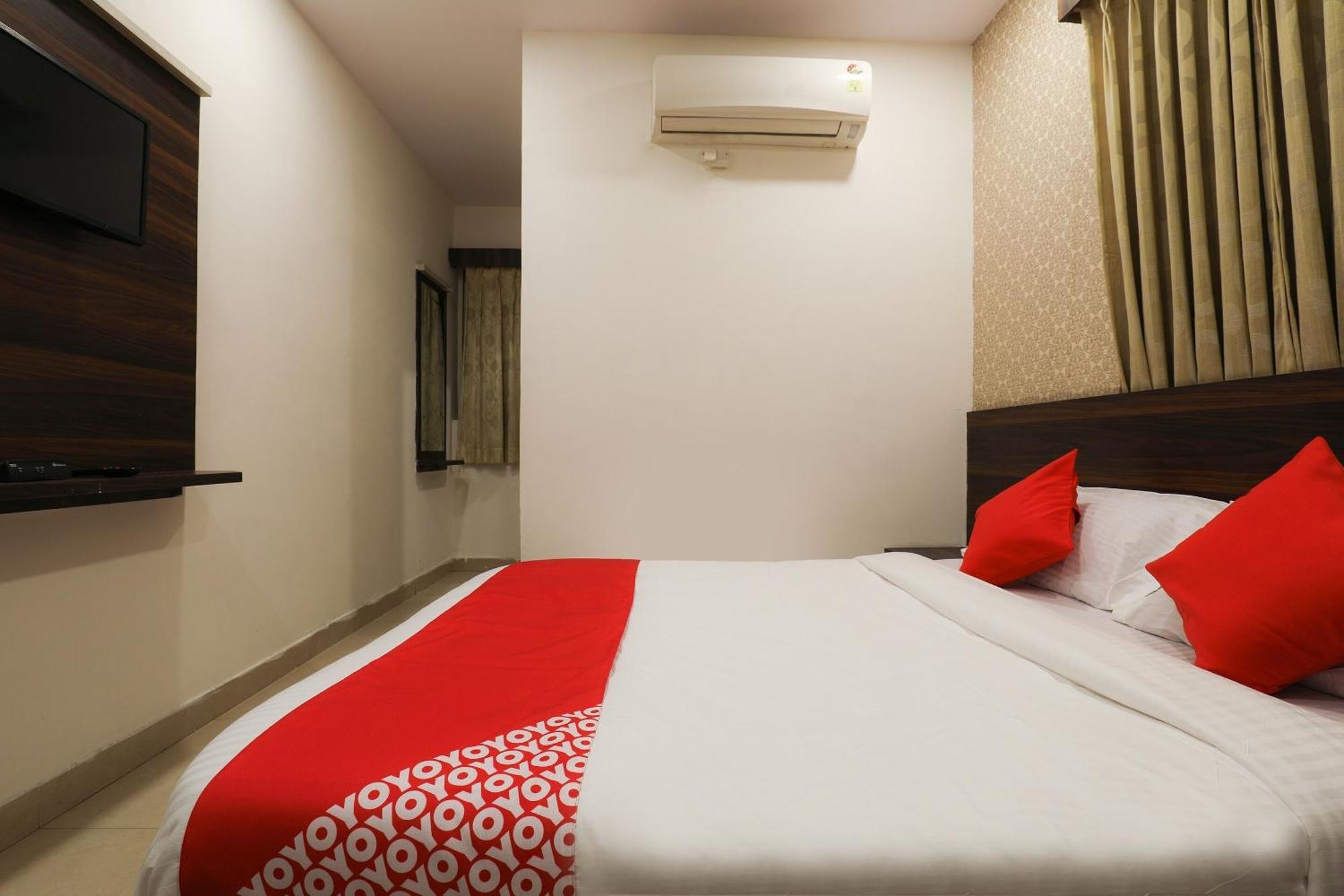 โอโย 14194 โฮเต็ล เดคแคน ลอดจิ้ง แอนด์ บอร์ดิ้ง Hotel ไฮเดอราบัด ภายนอก รูปภาพ