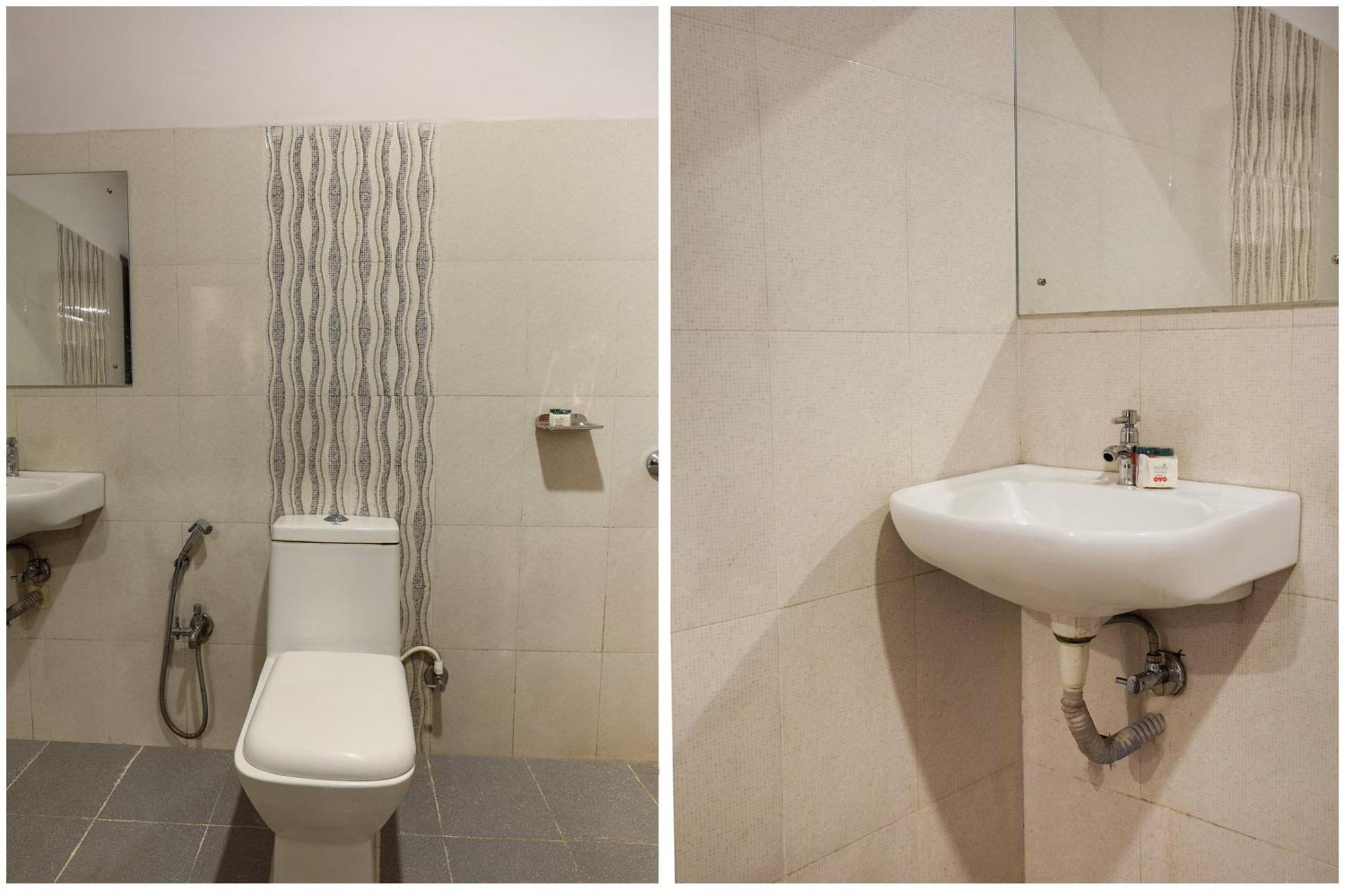 โอโย 14194 โฮเต็ล เดคแคน ลอดจิ้ง แอนด์ บอร์ดิ้ง Hotel ไฮเดอราบัด ภายนอก รูปภาพ